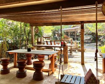 Huentai Resort - Mae Hong Son - Patio