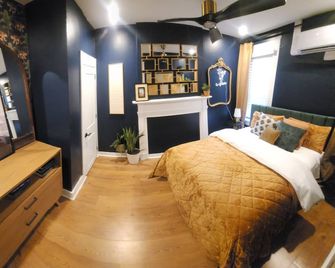 Modern Retro Hun Suite- Hampden 1 Br/1 Bth-On The Avenue - Near Jhu/ Downtown - Baltimore - Habitación