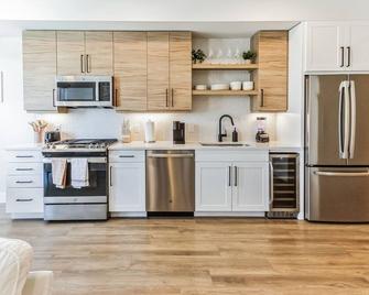 Luxury Studio, Gym, Spa, Garage Parking, Safe 313 - Denver - Cuisine