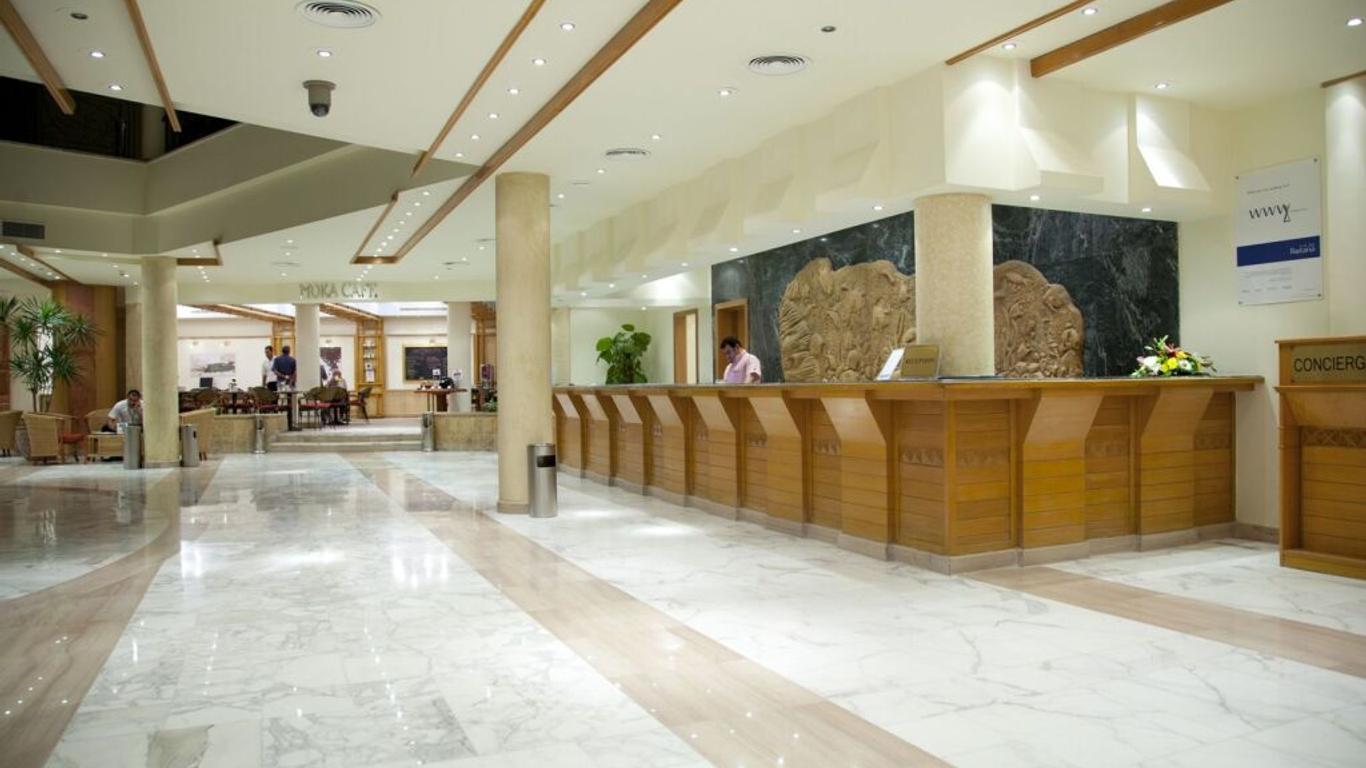 Coral Beach Resort Tiran