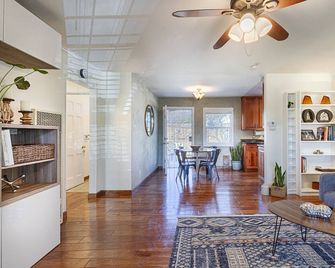 Charming & Conveniently Located to Attractions! - Santa Rosa - Salon