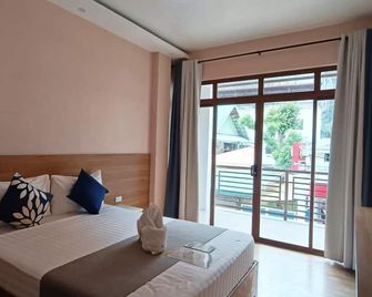 Beehive elnido tourist inn - El Nido