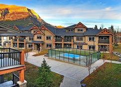 Copperstone Resort - Great Location And Amenities. - Dead Man's Flats - Building