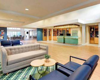 Two Family-friendly Units, Pets are Welcome! Close to Costaños Canyon Park - South San Francisco - Lobby
