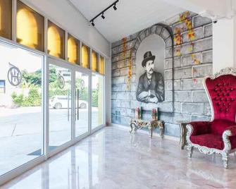 Oasis Hiso Hotel - Lopburi - Lobby