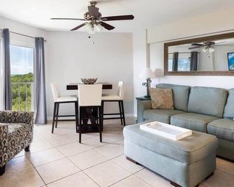 Key Largo 2br 2ba Oceanfront With Pool - Tavernier - Sala de estar
