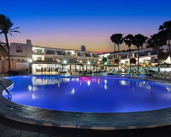 THB Flora - Puerto del Carmen - Piscina