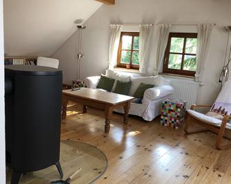 Romantisches Landhaus im Grünen - Aldersbach - Sala de estar