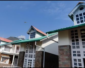 Brown Stone villa - Bhimtal - Building