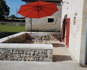 Le studio de saint-maixent le petit - Haims - Patio