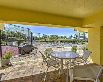 Marco Island Condo with Patio Steps to Beach Access - Marco Island - Balcony