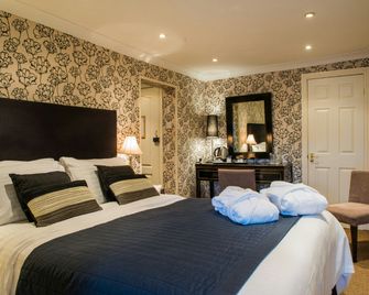 The Bear, Cowbridge - Cowbridge - Bedroom