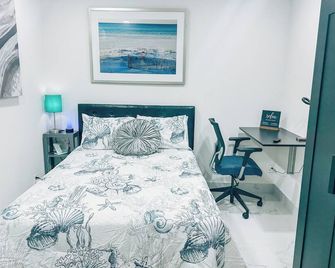 Brand new apartment, with a ocean theme! Less than 10 minutes away from Airport - Tampa - Bedroom