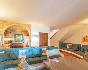 Villa on the Gulf of Pevero with access to the sea - بورتو سيرفو - غرفة معيشة