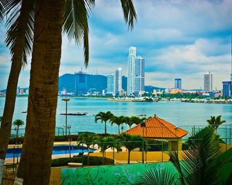 Plaza Paitilla Inn Hotel - Panamá - Näkymät ulkona