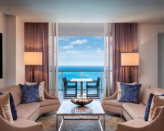The St. Regis Bal Harbour Resort - Miami Beach - Living room