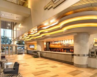 Garden Court Marine Parade - דורבן - בר