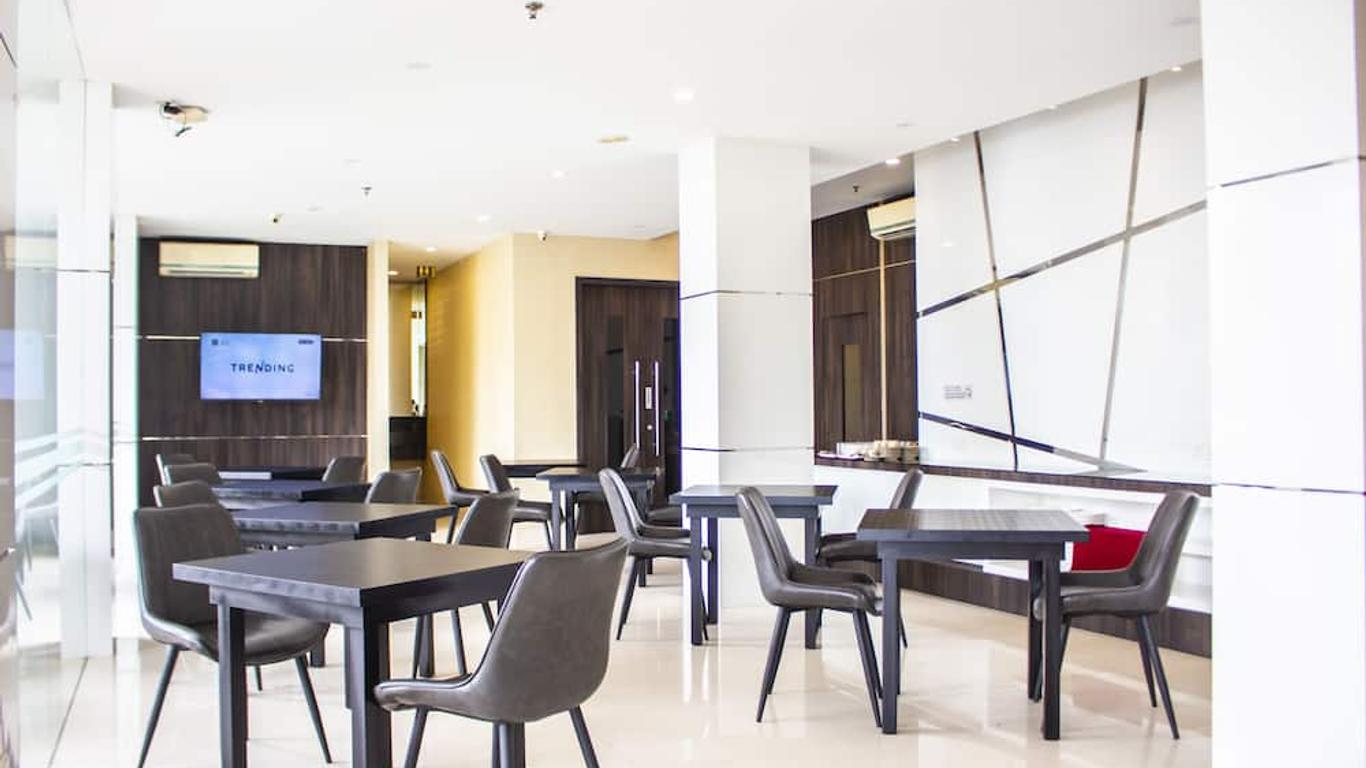 Os Hotel Airport Batam