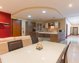 Sun Valley Comfort Apartment - Hosted by Sweetstay - Mosta - Dining room