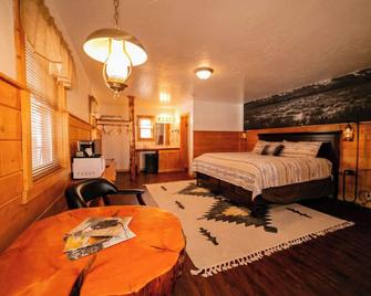 Chinook Winds Lodge - Dubois - Bedroom