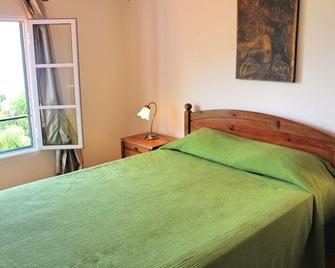 OurMadeira - Stonecliff Cottage, countryside retreat - Estreito da Calheta - Slaapkamer