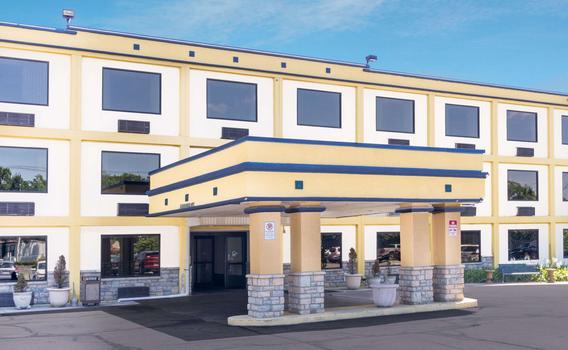 Days Inn By Wyndham Columbus Airport 62 1 0 5 Columbus