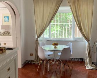 Casa Nenna, centro di Forio - Ischia - Sala pranzo