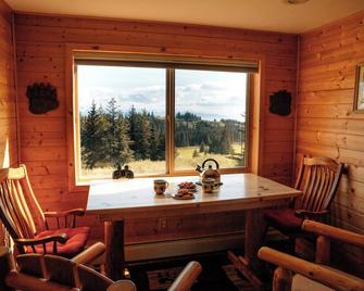 Serene location with Mountain and Sea views - Homer - Comedor