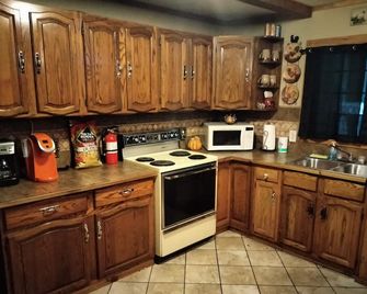 Come and enjoy some peace and quiet at the Pumpkin hollow Inn - Allegany - Cocina