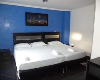 Ayenda 1225 Hotel Praga Medellin - Medellín - Habitació