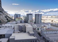 Top Studio with view-Hosted by Sweetstay - Gibraltar - Building