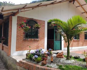 Casa Flórez Hotel Campestre - Ibagué