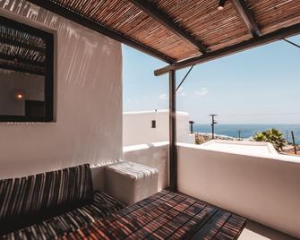엔 레프코 스위트 호텔 - 오르노스 - 발코니