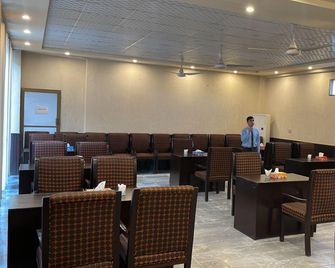 Hotel Crescent - Peshawar - Restaurante