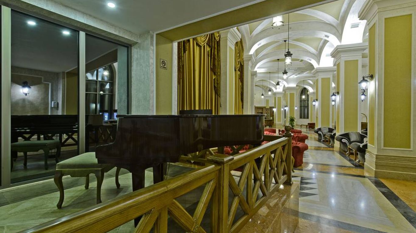 Colosseum Marina Hotel