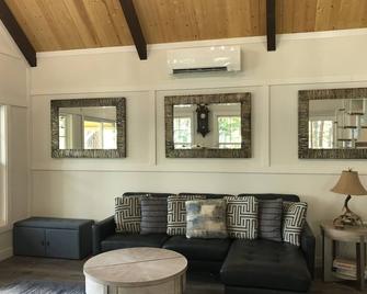 Waterfront Home - Marion - Sala de estar