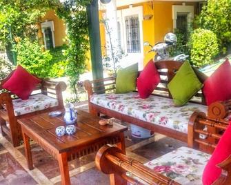 Uzun Apart Otel - Ayvalik - Pátio