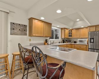 Charming 3bd Continental Country Club Re - Flagstaff - Cocina