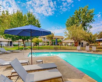 Remodeled Silverado Home w/ Fireplace - Romantic Napa Valley Retreat - Napa - Pool