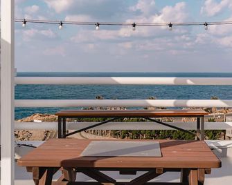 Cocoon Hotel - Jeju City