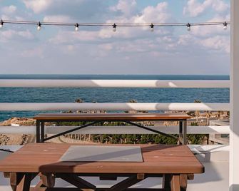 Cocoon Hotel - Jeju City