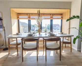Recently Renovated Family Home Near The - Cadzand - Dining room