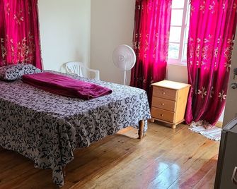 Jay's Guest House II - Hagley Gap - Bedroom