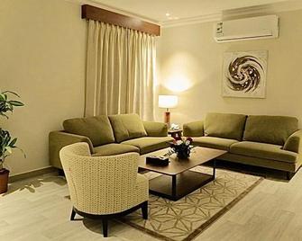 اماكن للوحدات السكنية المفروشة - الهفوف - غرفة معيشة