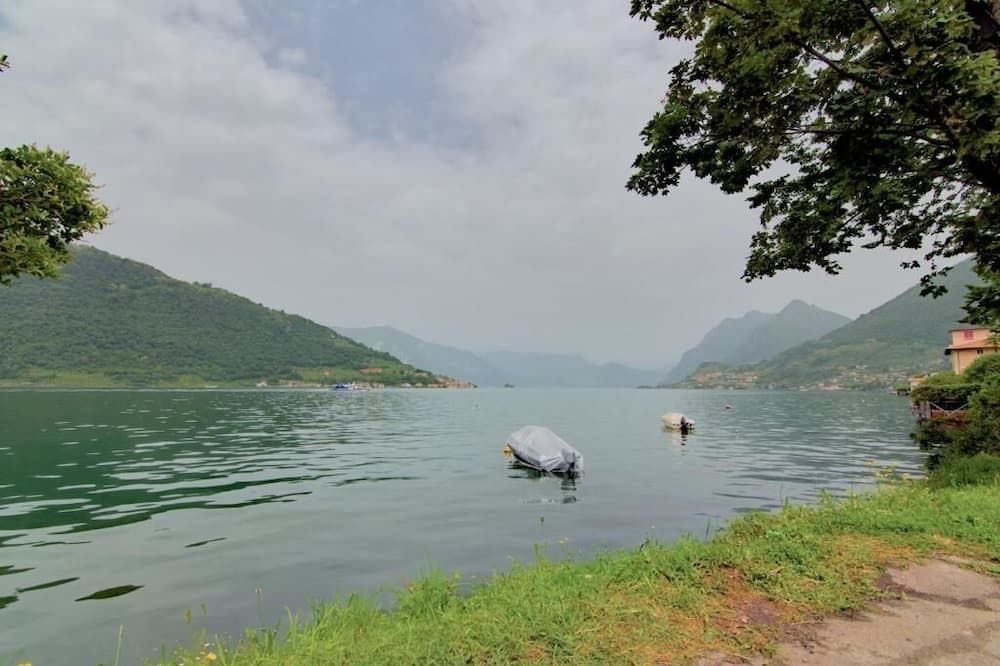 Penthouse Iseo Lake View - Free Wi-Fi And Private Parking Included - Sale Marasino