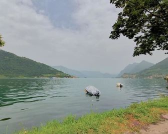 Penthouse Iseo Lake View - Free Wi-Fi And Private Parking Included - Sale Marasino