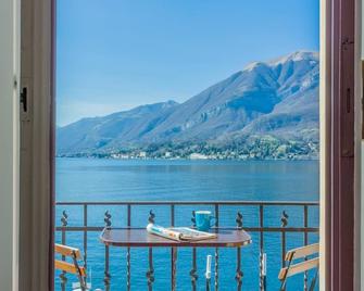 Casa Cavour by Wonderful Italy - Oliveto Lario - Balcón
