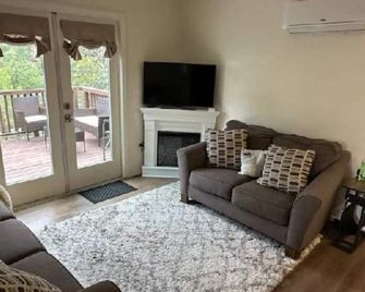 Luxury 2-Bedroom House In Brilliant Bisbee With Breathe Taking Views - Bisbee - Living room