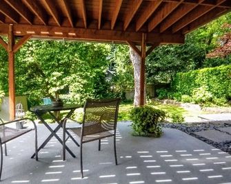 Perfect N. Seattle location, 2 bdrm, modern, clean, spacious, parking onsite - Seattle - Patio