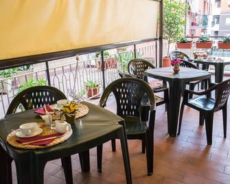 B&B Villa Adriana - Tibur - Restaurante